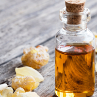 Frankincense-Essential-Oil-Uses-and-Benefits-h